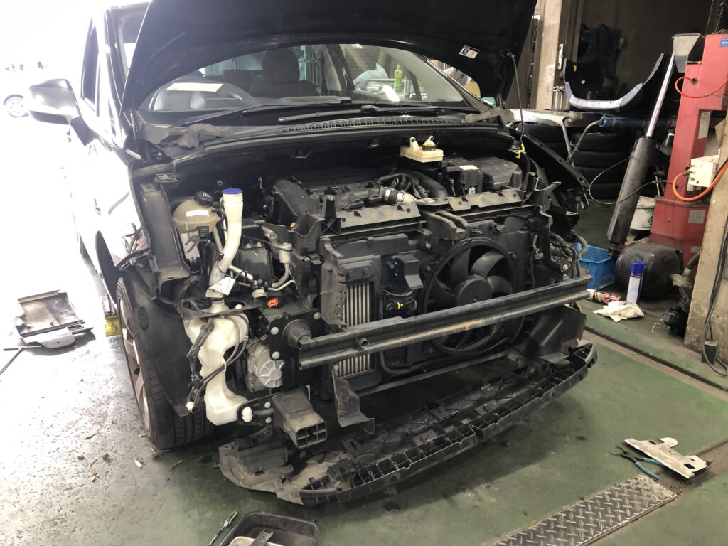 プジョー3008 ラジエター交換