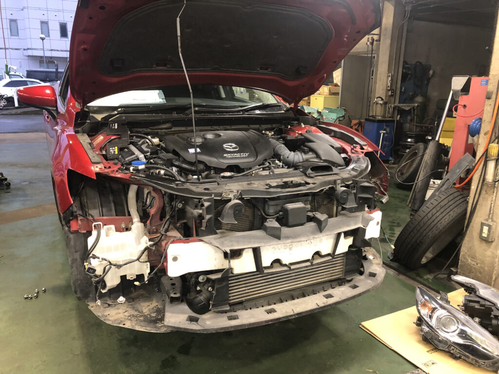 マツダ　アテンザワゴンＸＤ　GJ系前期　ヘッドライト　リフレクター交換　車検